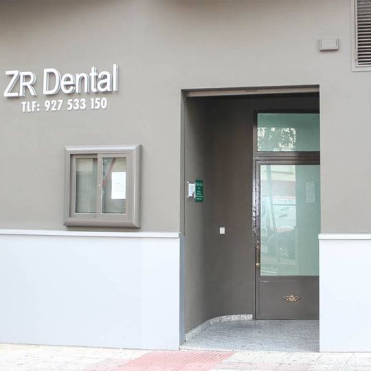 ZR DENTAL tratamientos odontológicos